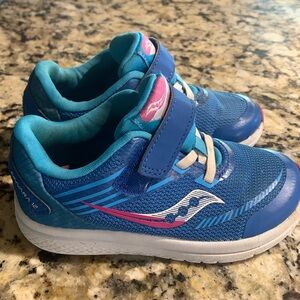 Toddler 8.5 Saucony shoes